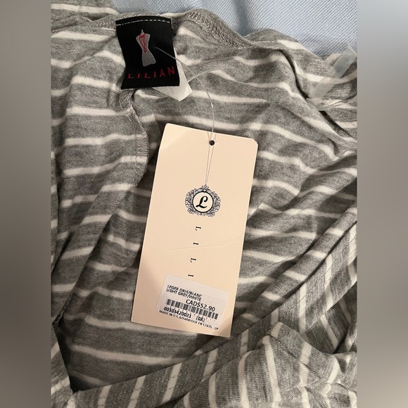 3for25 Lilian (Forever 21 store) 3 for 20 Grey and white stripes romper size OX - Picture 3 of 3